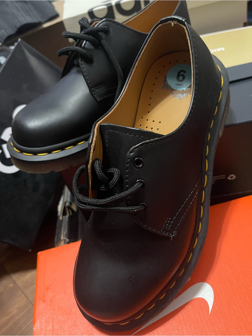 Dr. Martens - Picture 2 of 6